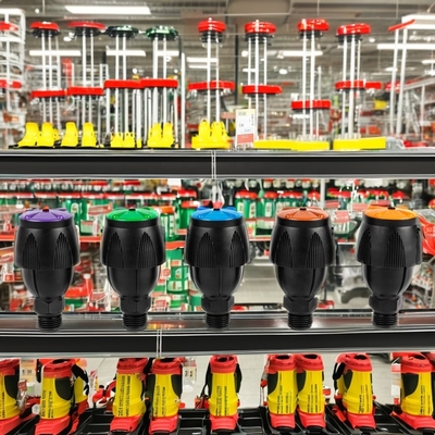Immagine mostra spruzzatore a doppio ugello a prova di polvere per l'irrigazione dei giardini agricoli
