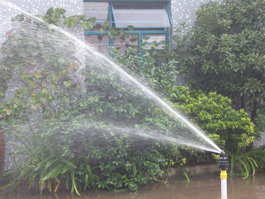 Sistema di irrigazione per giardini rotante a 360 gradi con sistema di irrigazione a spruzzatore con connessione rapida