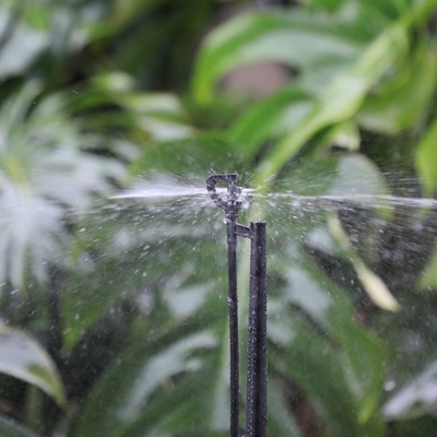 3.5-4.5M raggio di spruzzo pneumatico triangolare di tipo G Agricoltura Sistema di irrigazione per l'irrigazione