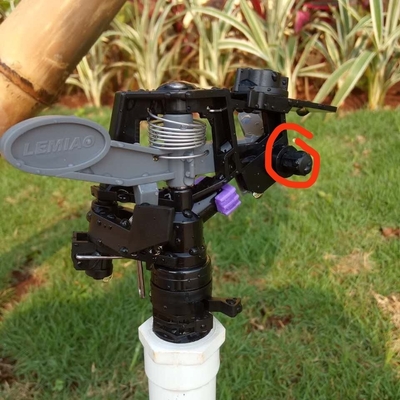 Sprinkler oscillante e comodo per l'industria agricola