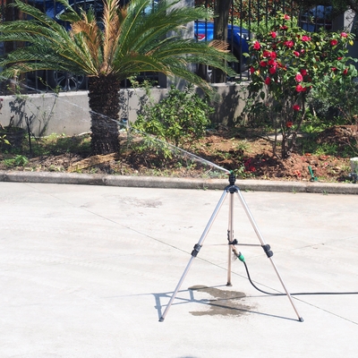 Ingegneria Sprinkler con ugello di plastica multiuscita per l'irrigazione dei giardini a 360 marce