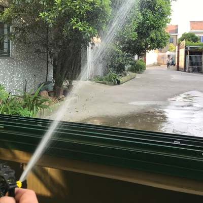 Rivoluzionate l'irrigazione del vostro asilo con il nostro sprinkler a ugello per tende d'acqua resistente