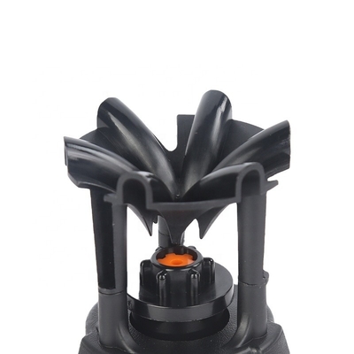 Sprinkler per l'irrigazione di giardini in plastica di ingegneria durevole con funzione oscillante