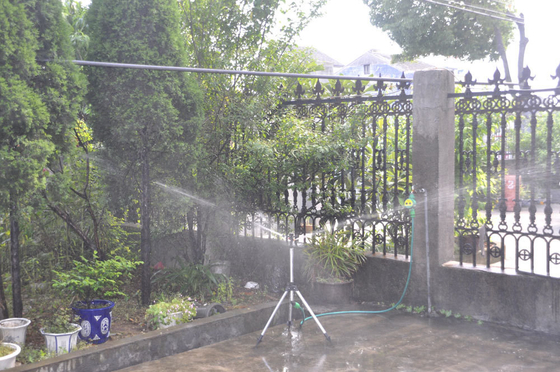 Sprinkler per frutteti di plastica di ingegneria con irrigazione a rotazione d'impatto e timer