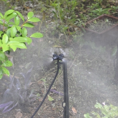 Sprinkler per l'irrigazione di giardini con raggio di spruzzatura da 0,9-1,0 M e materiale plastico di ingegneria