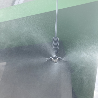 Sprinkler per l'irrigazione di giardini con raggio di spruzzatura da 0,9-1,0 M e materiale plastico di ingegneria
